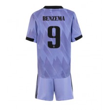 Real Madrid Karim Benzema #9 Bortedraktsett Barn 2022-23 Kortermet (+ korte bukser)